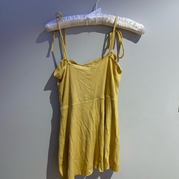 NWT forever 21 yellow top size M - Picture 3 of 4